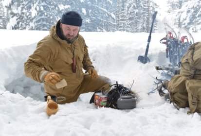 7 steps to prepare for a night in the snow before it gets dark