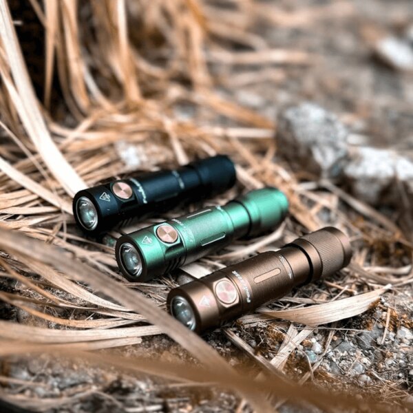 Fenix pocket flashlights in black, green, and bronze – LED models designed for everyday use. Photo: Rigad