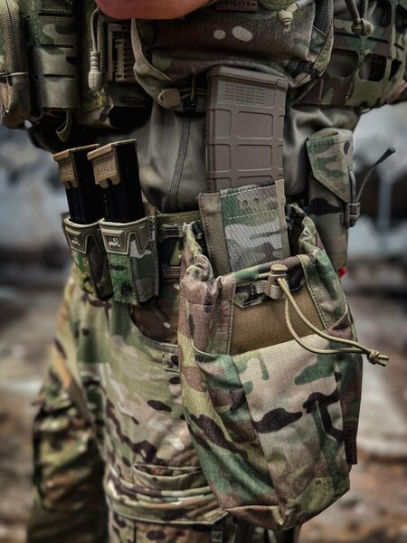 Agilite® Mag-Release Dump Pouch™ in Multicam, attached to a tactical vest. Photo: Rigad.