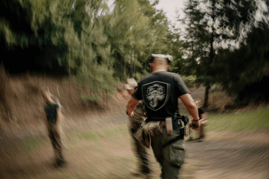 PRINST instructor during dynamic training - movement and tactics training. Photo: Petr Mrňa, PRINST