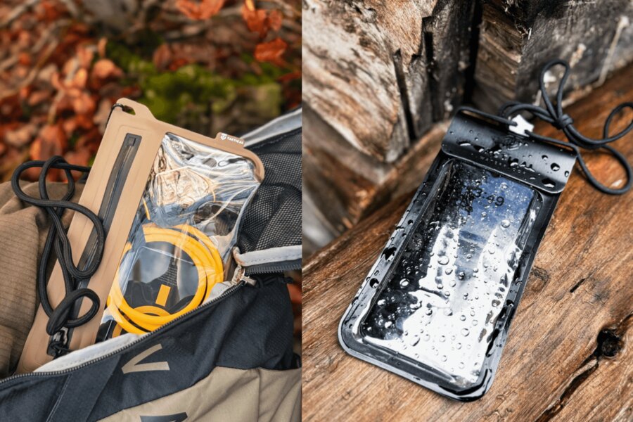 Waterproof Tactical cases for electronics – on the left a transparent case with a charging cable in a backpack, on the right a black case with a phone covered in water drops on wood. Protection for phone and accessories against rain and moisture in the field. Photo: Rigad