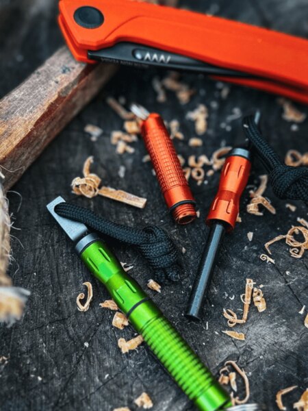 Fire starter and equipment for making fire in nature – training bushcraft skills without a lighter. Photo: Rigad