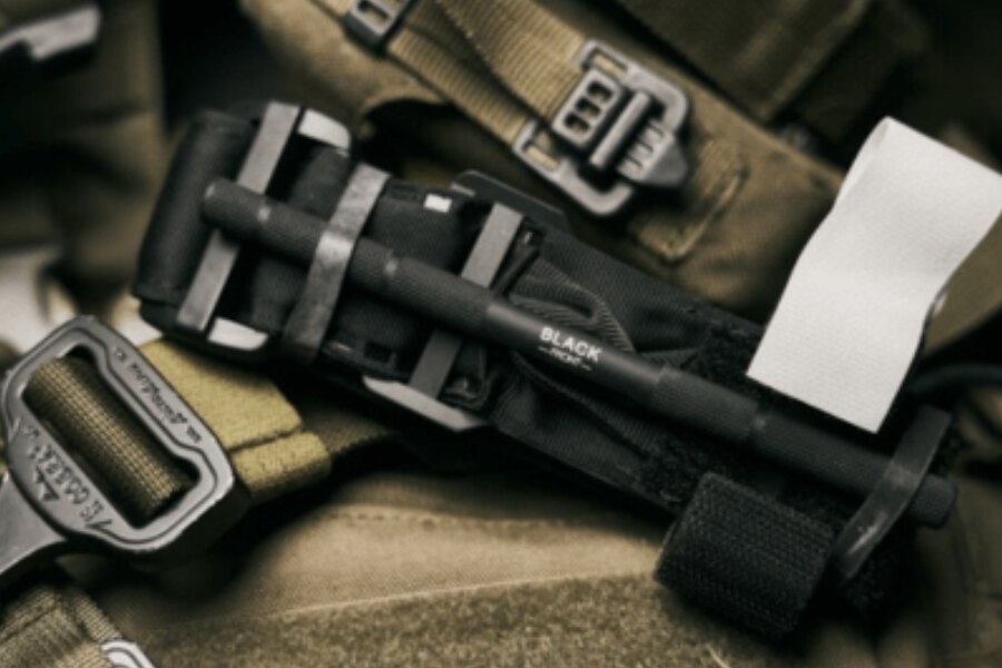 Turniket Black Front mounted on tactical gear using the MOLLE system. Photo: Black Front, Rigad