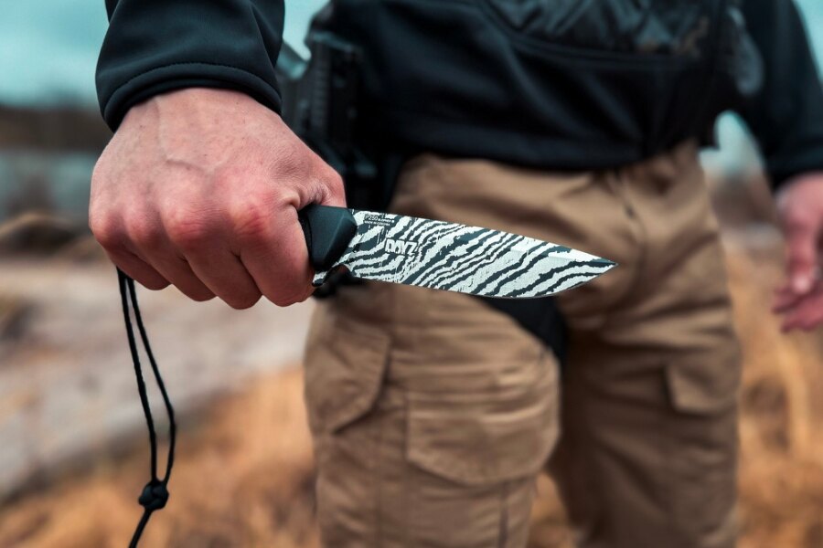 ANV DayZ knife with a Cerakote blade finish featuring a zebra pattern. Photo: Rigad