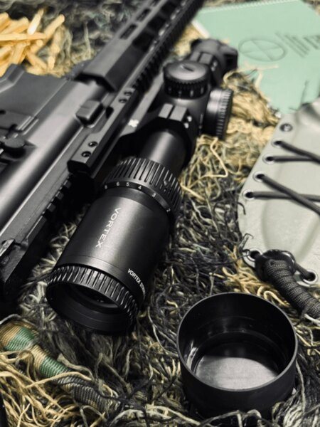 Vortex LPVO mounted on an AR-15, detail of the optic and mount, Photo: Rigad