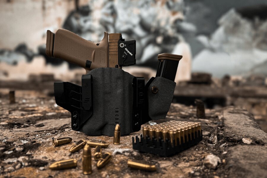 Glock pistol in an Incog holster with a spare magazine and 9×19 mm ammunition.