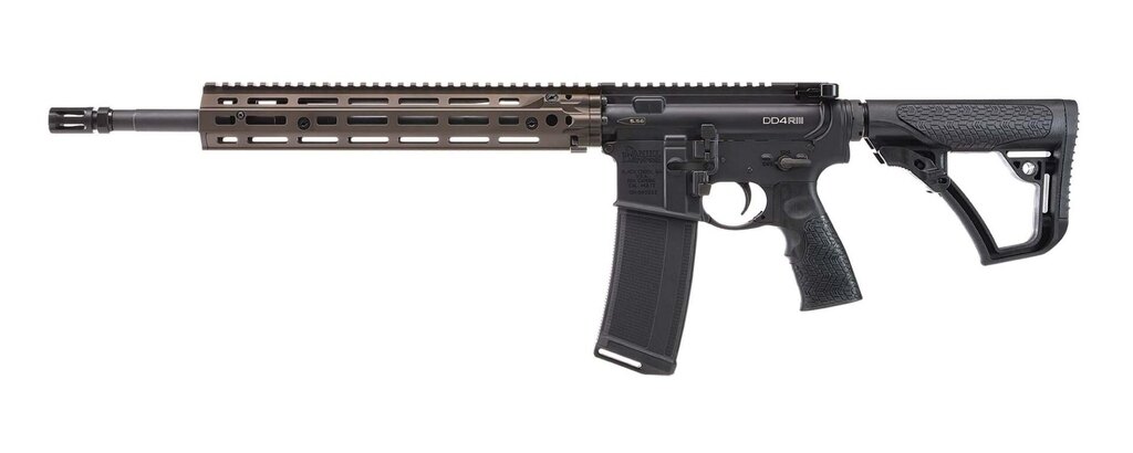 Samonabíjecí puška DD4 RIII 16“ / ráže .223 Rem. Daniel Defense®