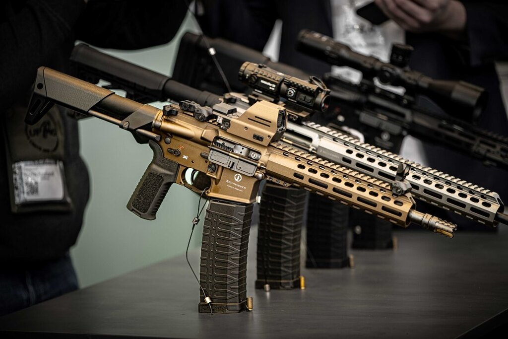 Schmeisser® AR15 S4F 10.5" CSS TIGER EYE semi-automatic rifle / caliber 223.Rem + Falke® LE GEN2 reflex sight