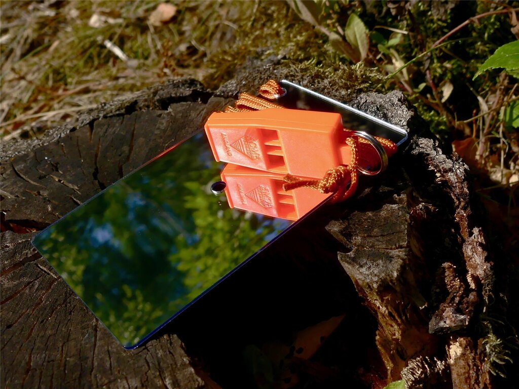 SOLKOA® Signal Mirror & Rescue Whistle